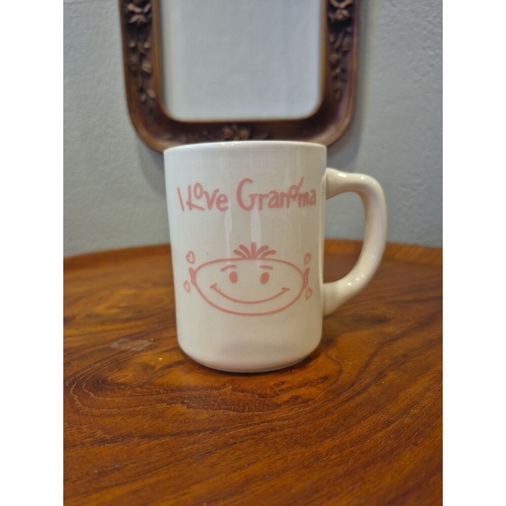 Cedar Point I Love Grandma Coffee Tea Cocoa Mug Cup 8 Oz, Made in USA, Sm Chips